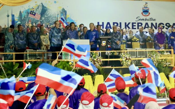 TYT dan KM sertai ribuan rakyat dalam sambutan Hari Sabah