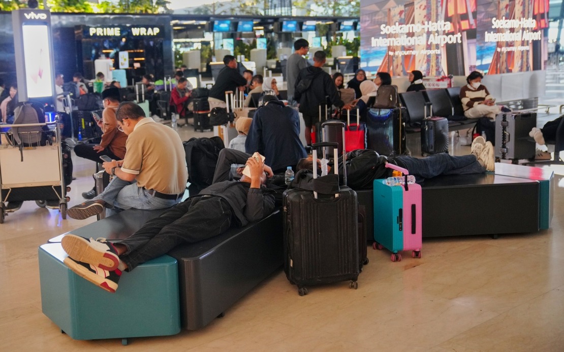 Tiga lapangan terbang Indonesia sambung operasi selepas penutupan akibat abu Anak Krakatau