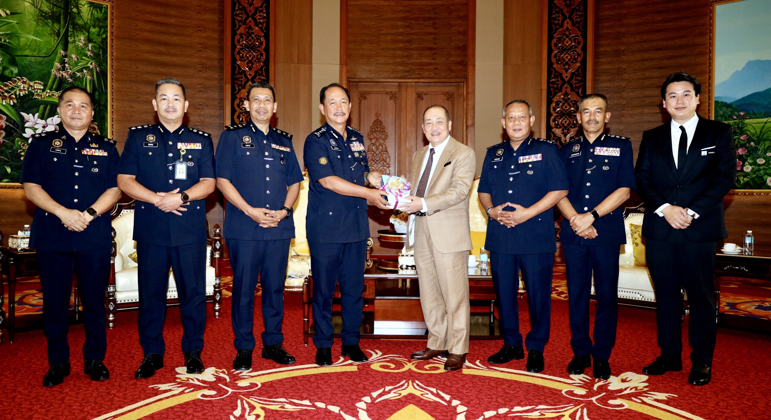 KM terima kunjungan hormat pimpinan baharu PDRM Sabah