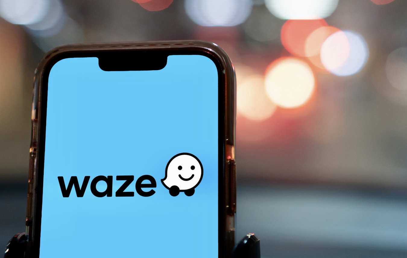 Kerajaan tidak tolak kemungkinan haramkan Waze - Anwar